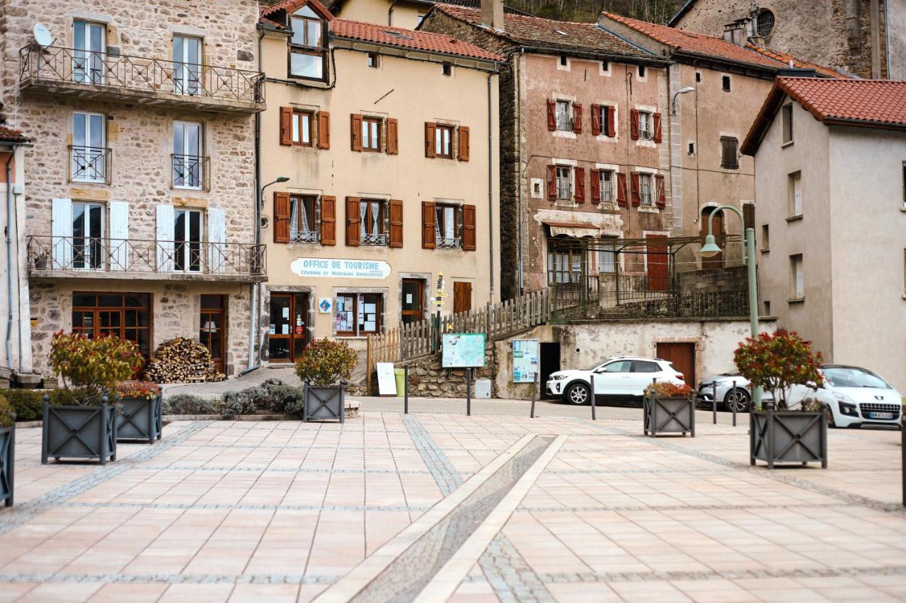 Au Chat Bleu Saint-Laurent-les-Bains 외부 사진